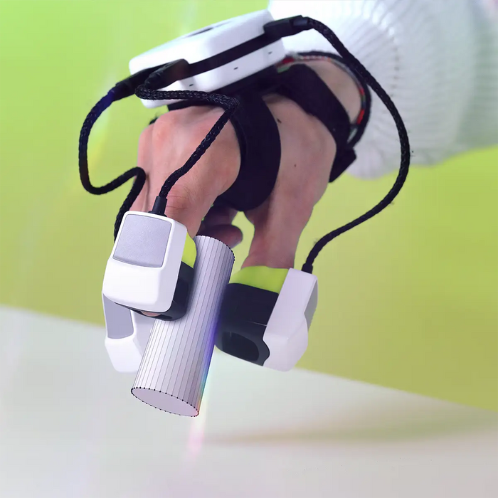 Weart TouchDIVER | Haptic interface for XR Knoxlabs